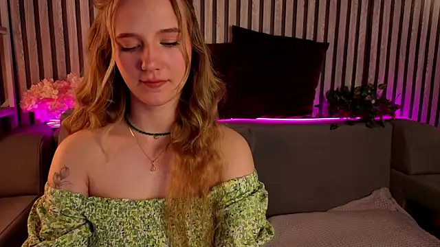 Casey Sweeet online show from May 5, 9:23 am