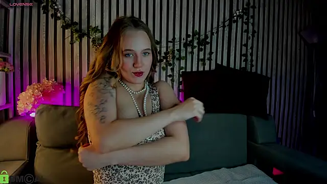 Casey Sweeet online show from February 15, 12:33 am