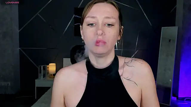 evashiny  online show from November 30, 4:35 am