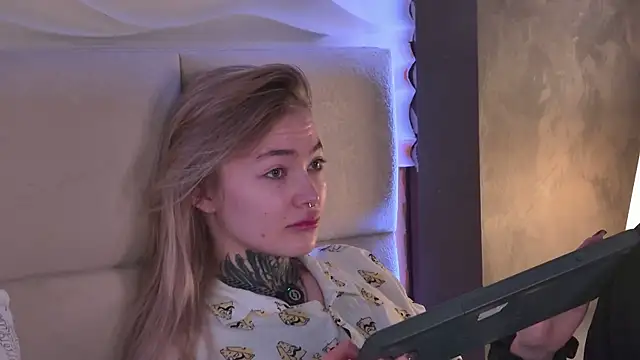 AriWild online show from November 6, 2:26 am