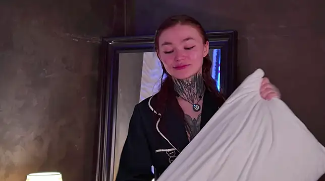 Snapshot of AriWild chatting on February 10, 4:11 am AriWild online show from February 10, 4:11 am