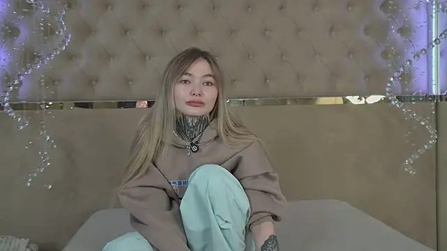 AriWild online show from November 16, 5:01 am