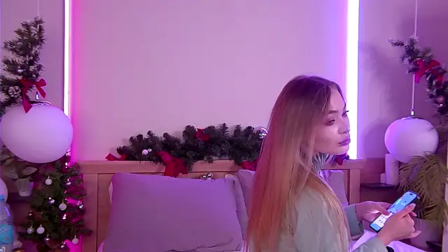 Snapshot of AriWild chatting on December 23, 4:45 am AriWild online show from December 23, 4:45 am