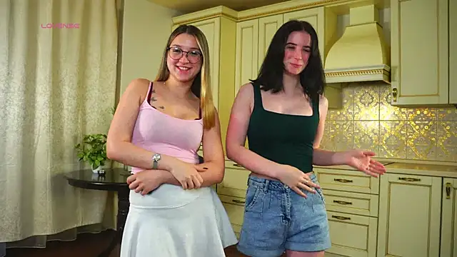 DarelleFaux online show from November 10, 3:33 am