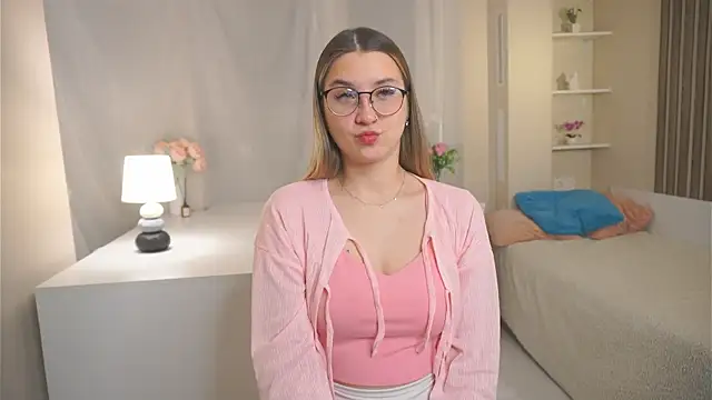 DarelleFaux online show from November 29, 3:17 am