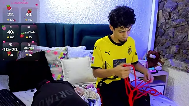 Chris Angel  online show from November 20, 12:50 pm