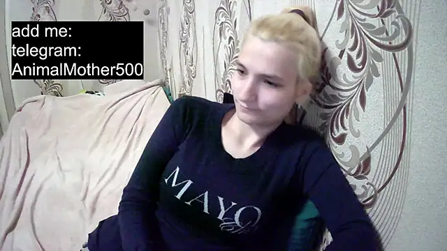 AlissaClark online show from May 14, 8:39 pm