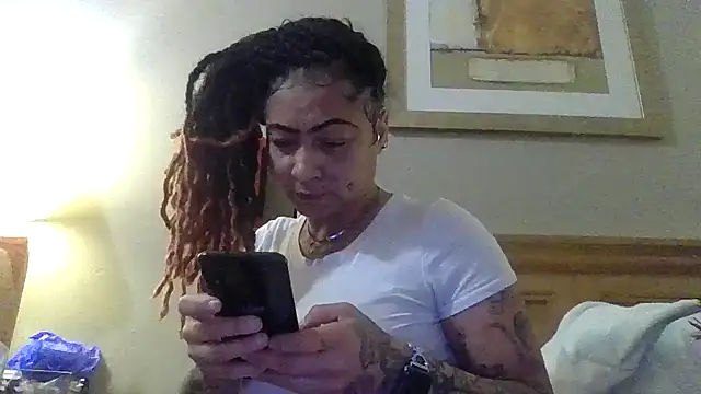 Snapshot of Flossee chatting on February 21, 10:45 pm Flossee online show from February 21, 10:45 pm