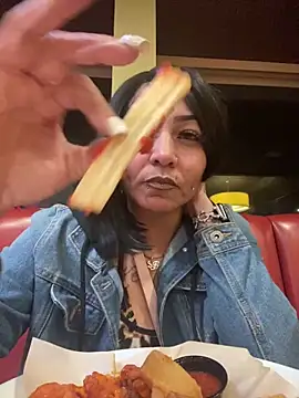 Flossee online show from April 5, 8:32 am