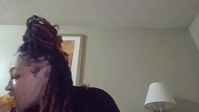 Snapshot of Flossee chatting on February 7, 6:43 am Flossee online show from February 7, 6:43 am