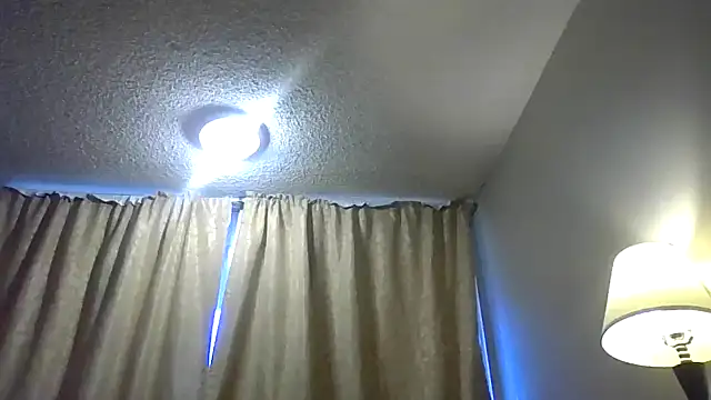 Snapshot of Flossee chatting on February 13, 5:46 pm Flossee online show from February 13, 5:46 pm