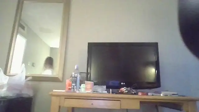 Snapshot of Flossee chatting on February 1, 8:07 pm Flossee online show from February 1, 8:07 pm