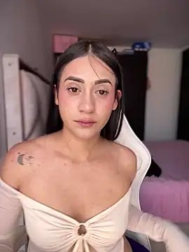 isabela l online show from July 6, 9:28 pm