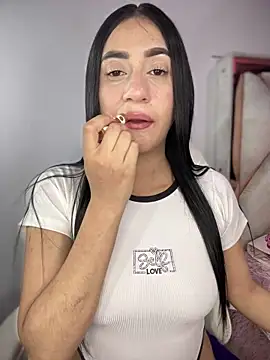 isabela l online show from April 3, 12:06 am