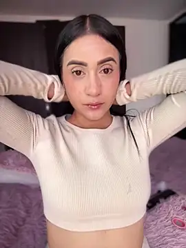 isabela l online show from May 9, 7:39 pm