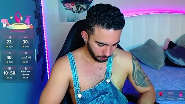 Snapshot of adamhairy chatting on July 10, 7:25 pm adamhairy online show from July 10, 7:25 pm