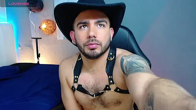 Snapshot of adamhairy chatting on June 23, 7:01 pm adamhairy online show from June 23, 7:01 pm