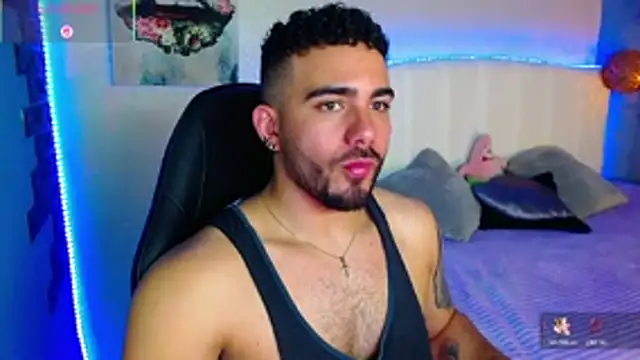 Snapshot of adamhairy chatting on July 13, 7:24 pm adamhairy online show from July 13, 7:24 pm
