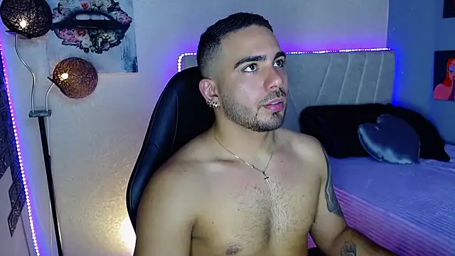 adamhairy online show from May 22, 7:56 pm