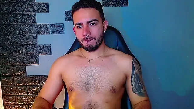 Snapshot of adamhairy chatting on July 4, 8:02 pm adamhairy online show from July 4, 8:02 pm