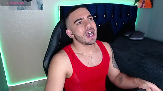 adamhairy online show from April 18, 10:32 pm