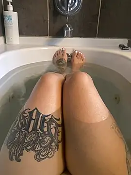 starsaligned online show from April 4, 1:34 am