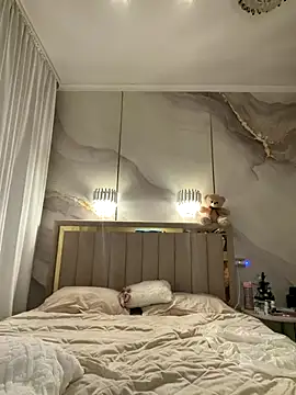 TiffaNoel online show from January 7, 4:01 pm