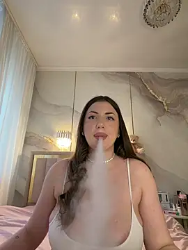 TiffaNoel online show from April 2, 2:13 pm