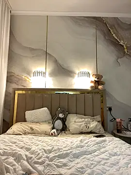 TiffaNoel online show from December 1, 4:08 pm