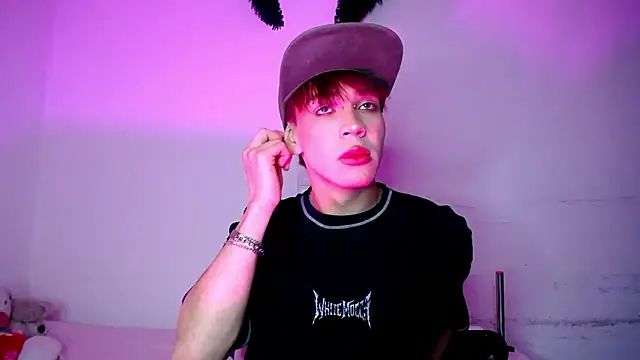 lucky stricke online show from January 10, 4:52 am