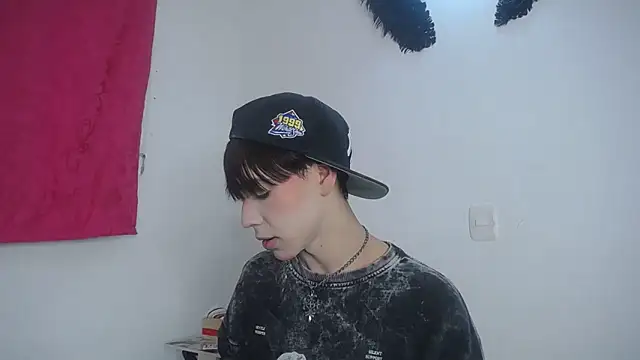 lucky stricke online show from November 2, 3:55 am