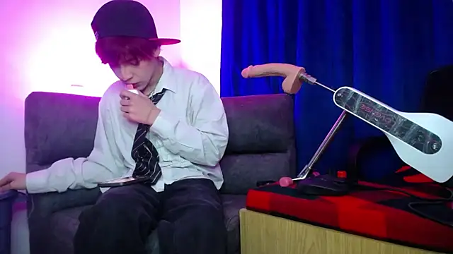 lucky stricke online show from March 3, 4:19 am