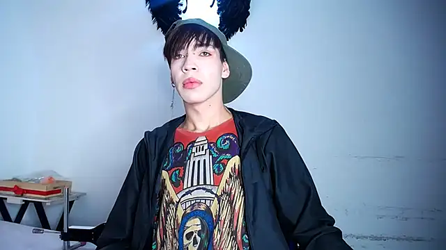 lucky stricke online show from November 10, 3:33 am