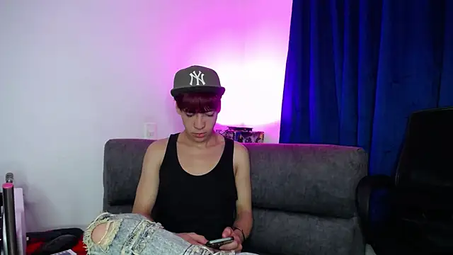 lucky stricke online show from March 12, 8:40 am