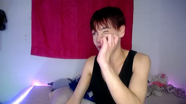 lucky stricke online show from December 18, 8:30 am