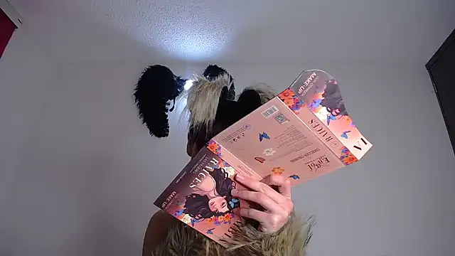 lucky stricke online show from October 31, 3:58 am