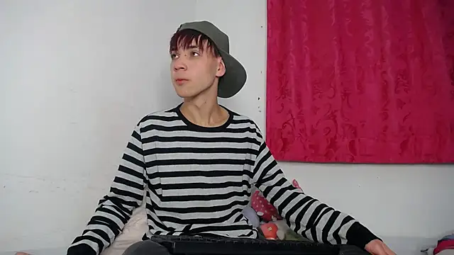 lucky stricke online show from November 28, 6:24 am