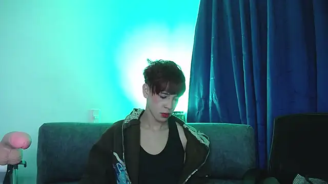 lucky stricke online show from March 11, 6:40 am