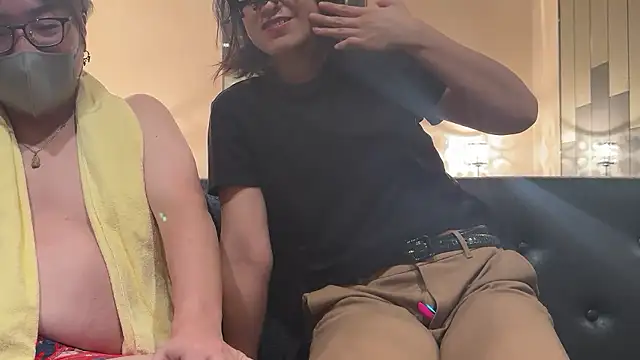 Snapshot of 21yuri27 chatting on November 24, 2:28 pm 21yuri27 online show from November 24, 2:28 pm