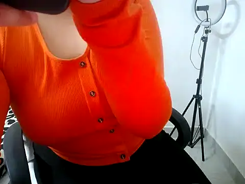 Roshi Love online show from April 10, 4:47 pm