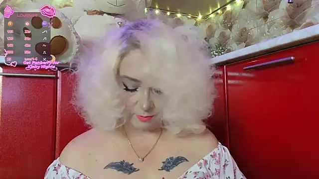 SquirtMilf00 online show from April 15, 2:50 am