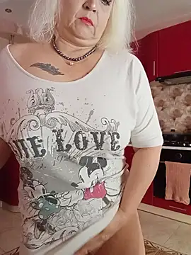 SquirtMilf00 online show from September 24, 3:02 am