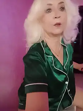 SquirtMilf00 online show from March 16, 2:41 am