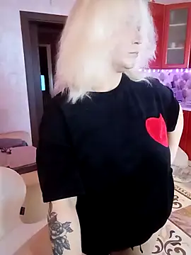 SquirtMilf00 online show from March 4, 3:03 am