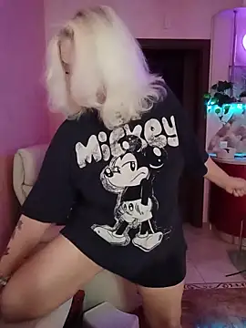 SquirtMilf00 online show from March 17, 3:09 am