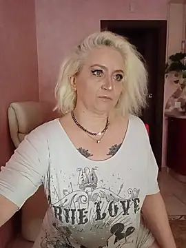 SquirtMilf00 online show from September 13, 2:55 am