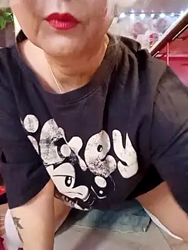 SquirtMilf00 online show from February 26, 4:34 am