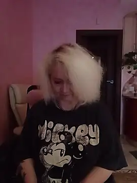 SquirtMilf00 online show from September 22, 2:28 am