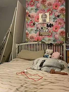 Sassylady online show from December 19, 8:55 pm