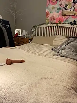 Sassylady online show from November 7, 4:00 pm